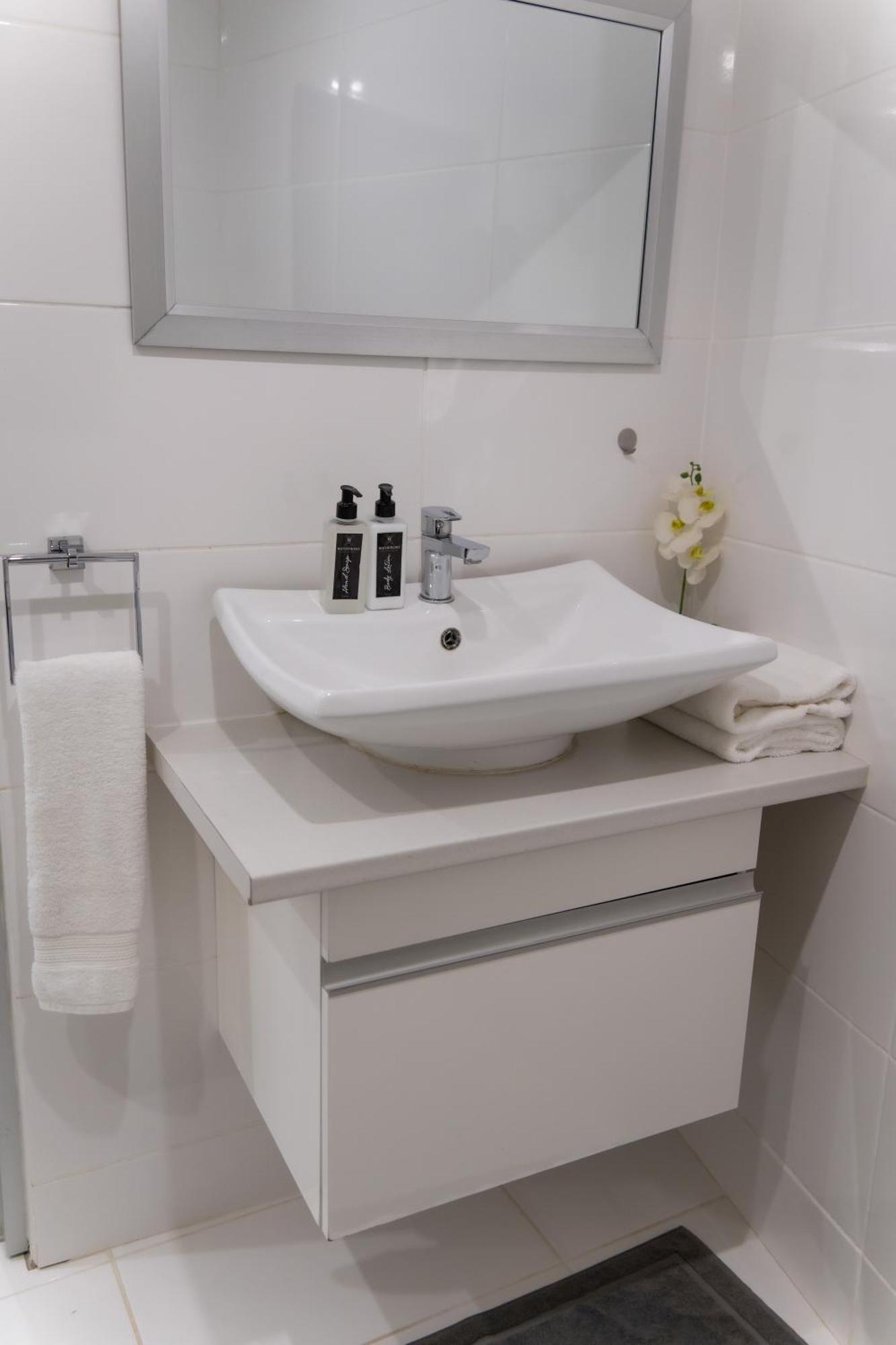 Waterfront Boutique Hotel Vanderkloof Экстерьер фото
